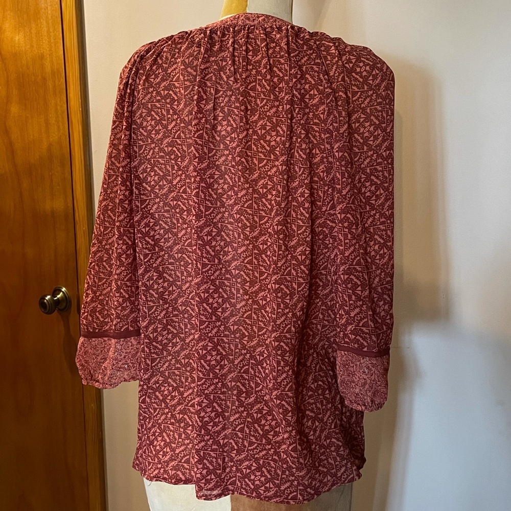 Bke Boutique Maroon Red Patterned Button Blouse - image 3